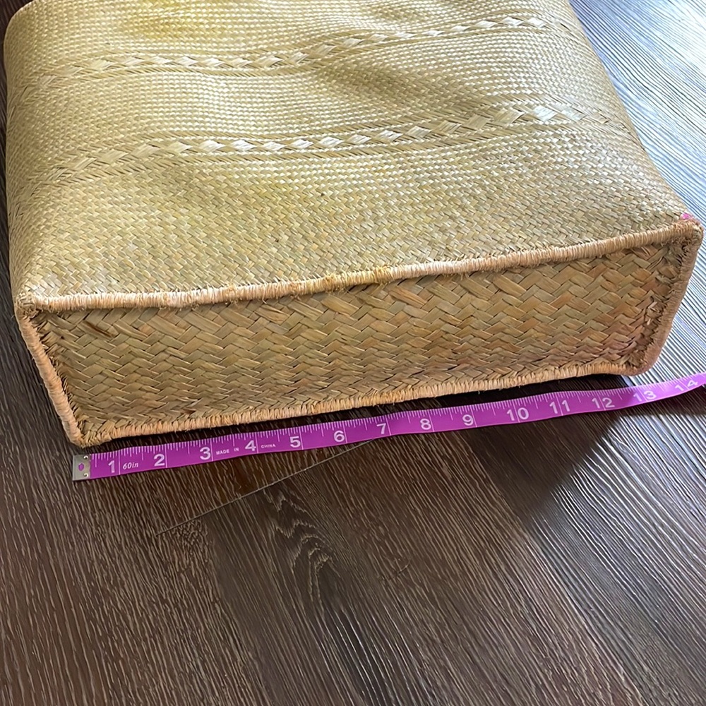 🏯Handmade Ten Thousand Villages straw weaved Tote natural sold out - Picture 5 of 14